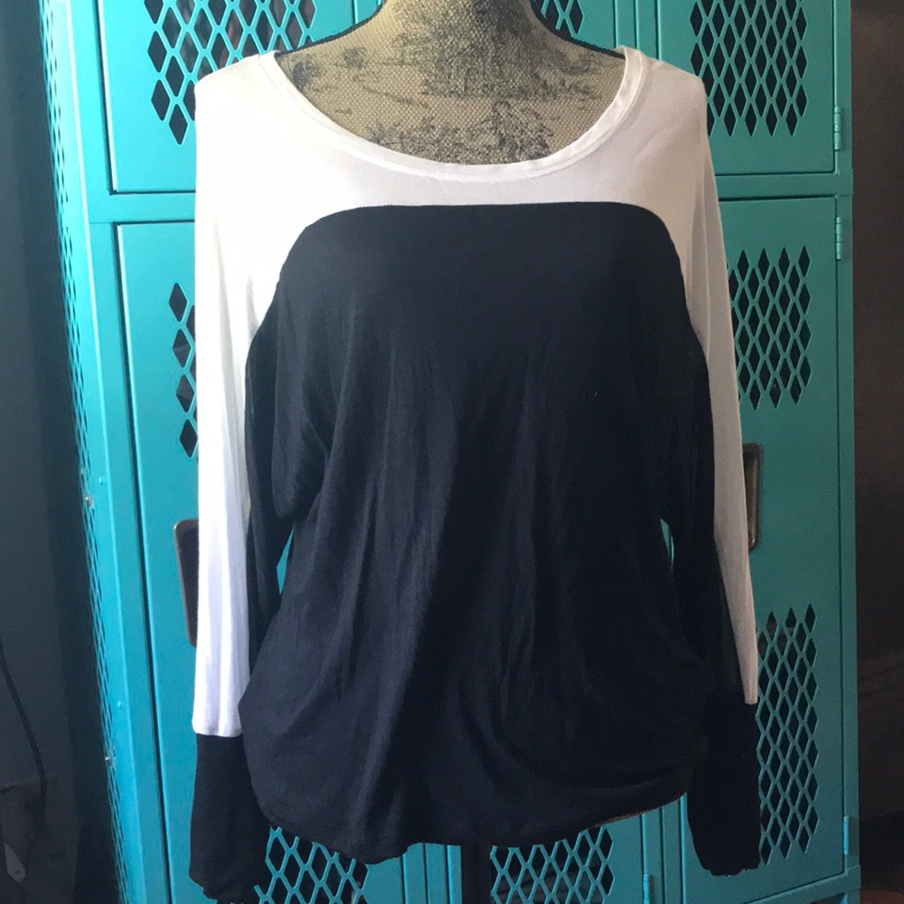 BCBGMAXAZRIA Longsleeve
